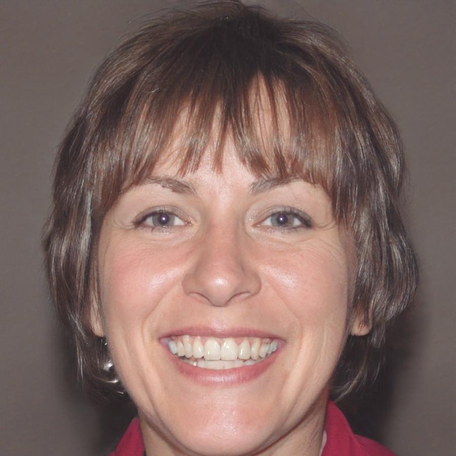 Helena Kowalski, Financial Education Director